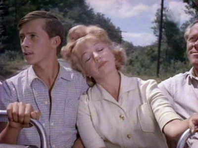 Nikolay Burlyaev and Lyudmila Shagalova in Malchik i devochka (1966)