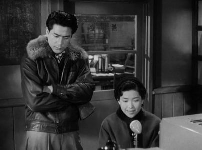 Hiroshi Koizumi and Setsuko Wakayama in Godzilla Raids Again (1955)