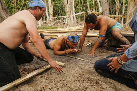 Oscar Lusth, James Thomas Jr., and Tai Trang in Survivor (2000)