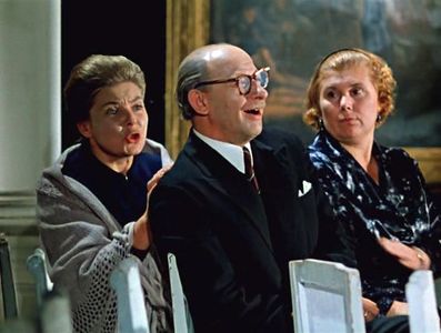 Olga Aroseva, Evgeniy Evstigneev, and Valentina Vladimirova in Stariki-razboyniki (1972)