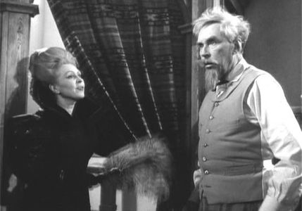 Erast Garin and Valentina Karavayeva in Obyknovennoe chudo (1965)