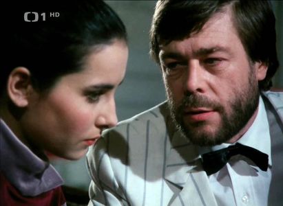 Zora Jandová and Jan Kanyza in Mravenci nesou smrt (1986)