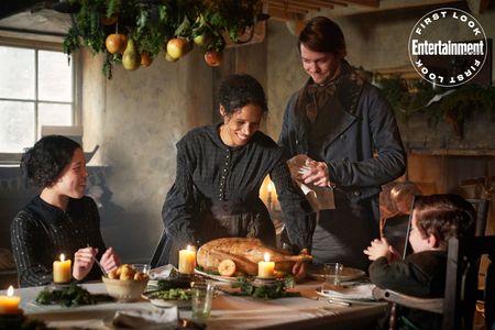Remmie Milner, Vinette Robinson, Joe Alwyn and Lenny Rush in A Christmas Carol (2019)