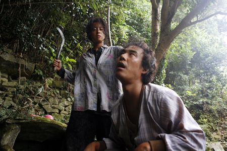 Yeong-hie Seo and Sung-Woo Bae in Bedevilled (2010)