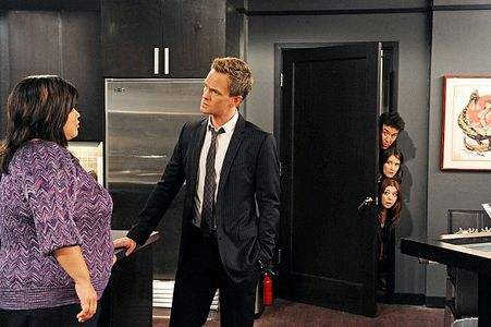 Neil Patrick Harris, Alyson Hannigan, Josh Radnor, Cobie Smulders, and Ellen D. Williams in How I Met Your Mother (2005)