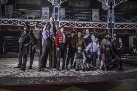 Radu Spinghel, Zac Efron, Eric Anderson, Shannon Holtzapffel, Keala Settle, Jonathan Redavid, Yahya Abdul-Mateen II, Luc