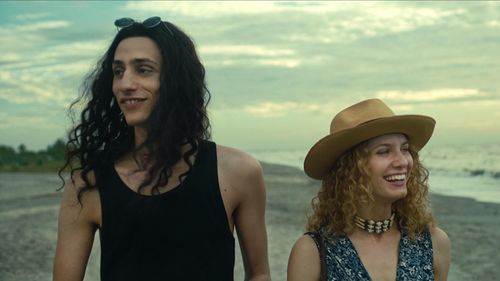 Daryna Butryk (Cecilia Roth) and Ivos Hochman (Fito Paez) in Love After Music