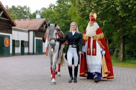 Wilbert Gieske and Britt Dekker in De club van Sinterklaas en de race tegen de klok (2022)