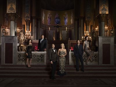 Gillian Anderson, Laurence Fishburne, Hugh Dancy, Caroline Dhavernas, Mads Mikkelsen, and Tao Okamoto in Hannibal (2013)
