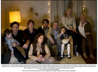 Robert De Niro, Isabella Rossellini, Diane Ladd, Elisabeth Röhm, Edgar Ramírez, Jennifer Lawrence, Dascha Polanco, Gia G