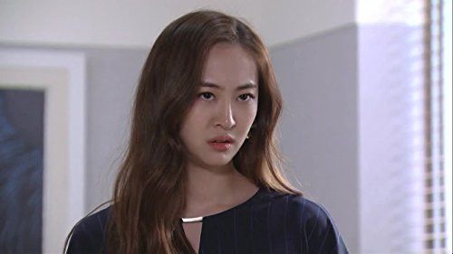 Kim Dasom in Band of Sisters (2017)