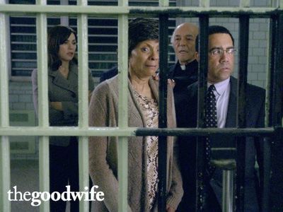 Julianna Margulies, Mark Margolis, Leslie Uggams, and Millard Darden in The Good Wife (2009)