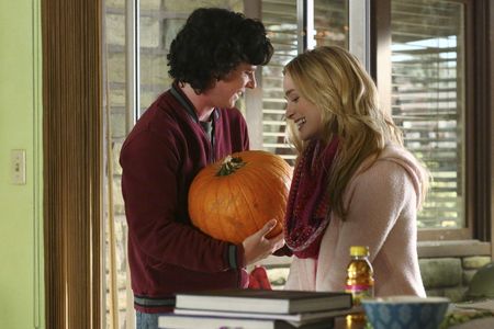Charlie McDermott and Greer Grammer in The Middle (2009)