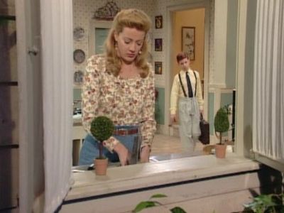 Elizabeth Hess and Jason Zimbler in Clarissa Explains It All (1991)