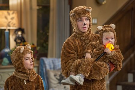 Michael Campion, Elias Harger, Fox Messitt, and Dashiell Messitt in Fuller House (2016)