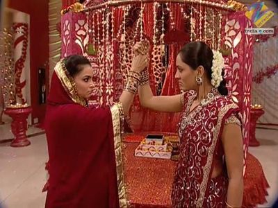 Pallavi Subhash Shirke and Gurdeep Kohli in Kasamh Se (2006)