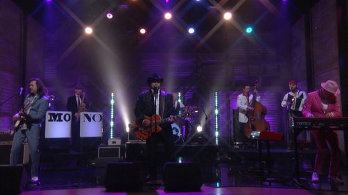 Raul Malo, Jerry Dale McFadden, The Mavericks, Paul Deakin, and Eddie Perez in Conan (2010)