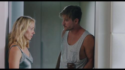 Petra Hrebícková and Vladimír Polívka in Mothers (2021)