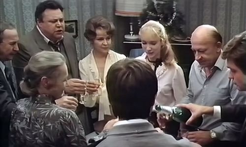 Evgeniy Evstigneev, Marina Levtova, Vyacheslav Nevinnyy, Boris Novikov, and Tamara Syomina in Eshchyo lyublyu, eshchyo n