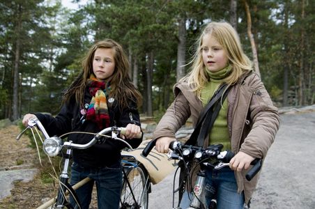 Ann Kristin Sømme and Adele Karoline Dahl in Trigger (2006)