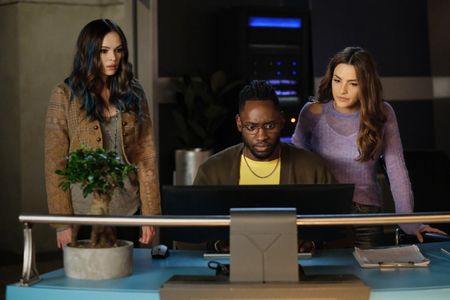 Danielle Panabaker, Kayla Compton, and Brandon McKnight in The Flash (2014)