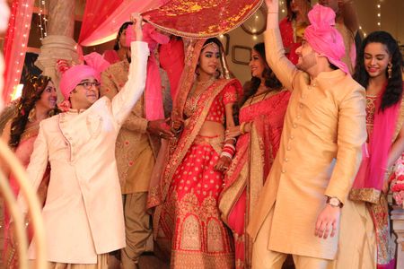 Sujay Reu, Sargun Luthra, Harsh Vashisht, Juhi Parmar, Manish Goel, and Munisha Khatwani in Tantra (2018)