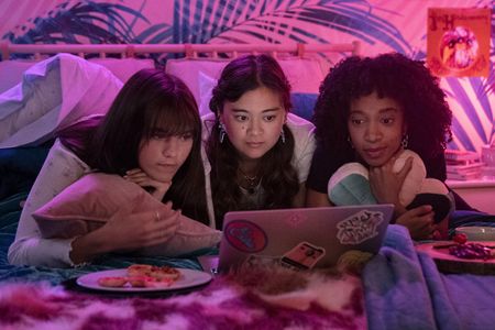 Still of Nathanya Alexander, Chloe East, & Lukita Maxwell in Generation