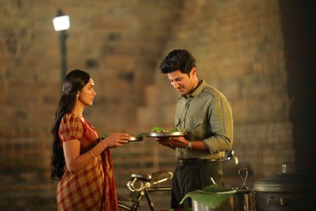 Dulquer Salmaan and Mrunal Thakur in Sita Ramam (2022)