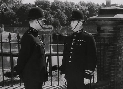 Jimmy Hanley and Jack Warner in The Blue Lamp (1950)