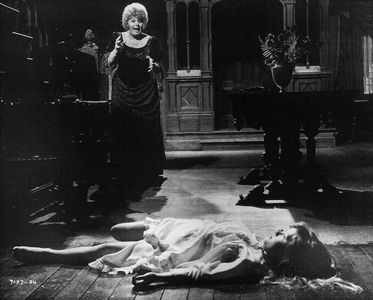 Shelley Winters and Charlotte Sayce in Whoever Slew Auntie Roo? (1972)