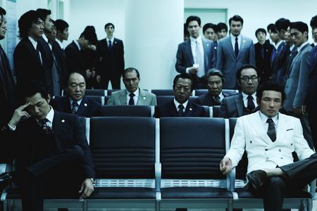 Lee Jung-jae, Hwang Jung-min, Il-hwa Choi, Kwon Tae-won, Park Sung-woong, Yoon-Seong Kim, Kim Hong-pa, and Jang Gwang in