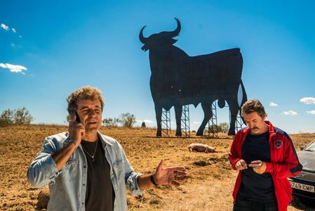 Miguel de Lira and Ginés García Millán in Matadero (2019)