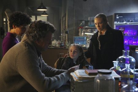 John Noble, Anna Torv, Lily Pilblad, and Jasika Nicole in Fringe (2008)