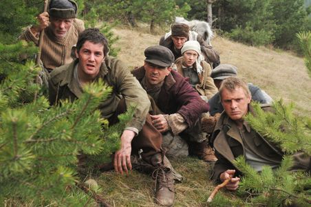 Ed Harris, Colin Farrell, Gustaf Skarsgård, Jim Sturgess, Dragos Bucur, Saoirse Ronan, and Alexandru Potocean in The Way