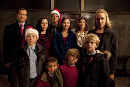 Bill Paxton, Jeanne Tripplehorn, Tina Majorino, Chloë Sevigny, Ginnifer Goodwin, Douglas Smith, Garrett Fraye, and Keega