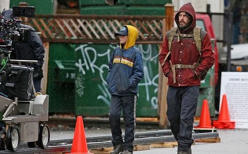 Casey Affleck and Anna Pniowsky in Light of My Life (2019)