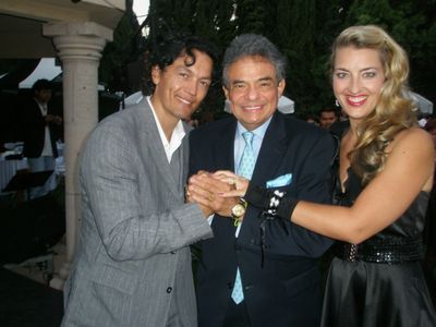Jorge y Jennifer Jimenez en concierto con Jose Jose