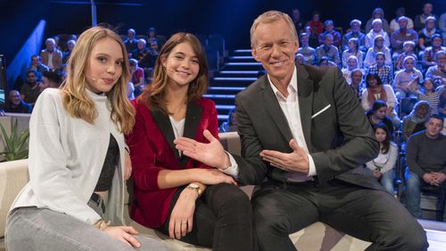 Johannes B. Kerner, Lisa-Marie Koroll, and Lina Larissa Strahl in Das Spiel beginnt! (2015)