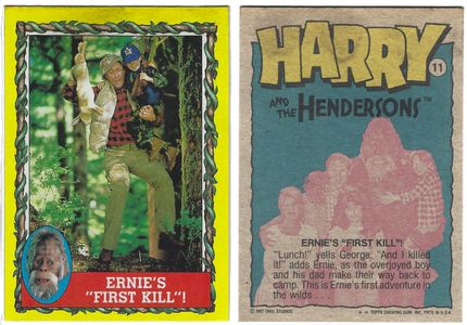 Kevin Peter Hall, John Lithgow, Melinda Dillon, Margaret Langrick, and Joshua Rudoy in Harry and the Hendersons (1987)