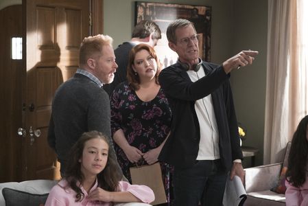 Jesse Tyler Ferguson, James Alan Hensz, Dana Powell, and Aubrey Anderson-Emmons in Modern Family (2009)