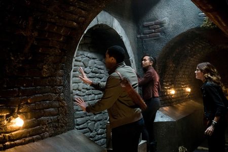 Rachel Melvin, Lyndie Greenwood, and Jerry MacKinnon in Sleepy Hollow (2013)