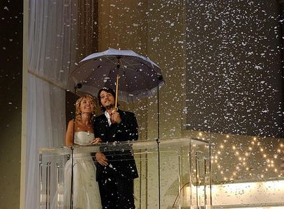 Cayetana Guillén Cuervo and Diego Luna in XVIII premios Goya (2004)
