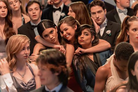 Addison Rae, Myra Molloy, and Annie Jacob in He's All That (2021)