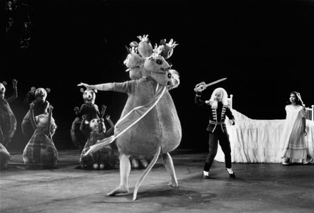 Macaulay Culkin, Jessica Lynn Cohen, and Robert D. Lyon in The Nutcracker (1993)