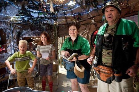 Robert Costanzo, Sharon Sachs, Jordana Beatty, and Parris Mosteller in Judy Moody and the Not Bummer Summer (2011)