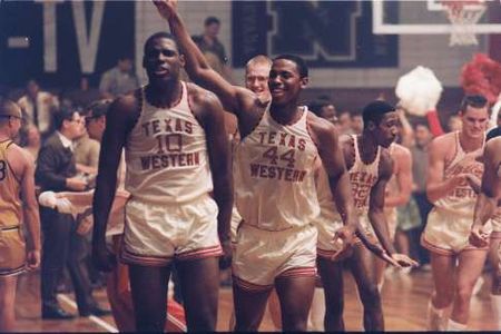 Austin Nichols, Al Shearer, Mehcad Brooks, Damaine Radcliff, and James Olivard in Glory Road (2006)