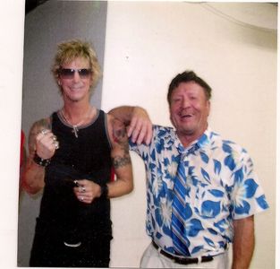 Felix Jerry Droz ( right ) and Duff McKagen ( left ) of , Guns and Roses .