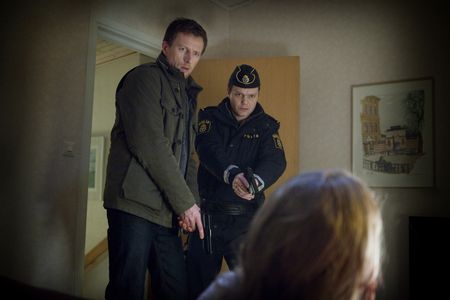 Tobias Zilliacus and Johan Hallström in The Hypnotist (2012)