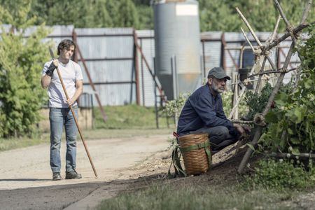 Jeffrey Dean Morgan and Blaine Kern III in The Walking Dead (2010)