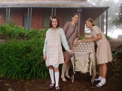 Holly (Bridie),Brenna Harding (Kath) & Aimee Patmore (Lorna),My Place 1928 on set May 2009